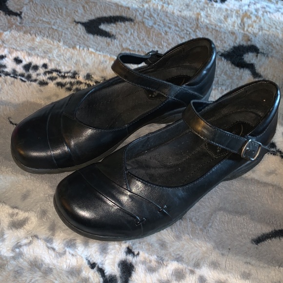 Earth Origins Britney 4 Black Leather Mary Janes — 9 - Picture 2 of 10